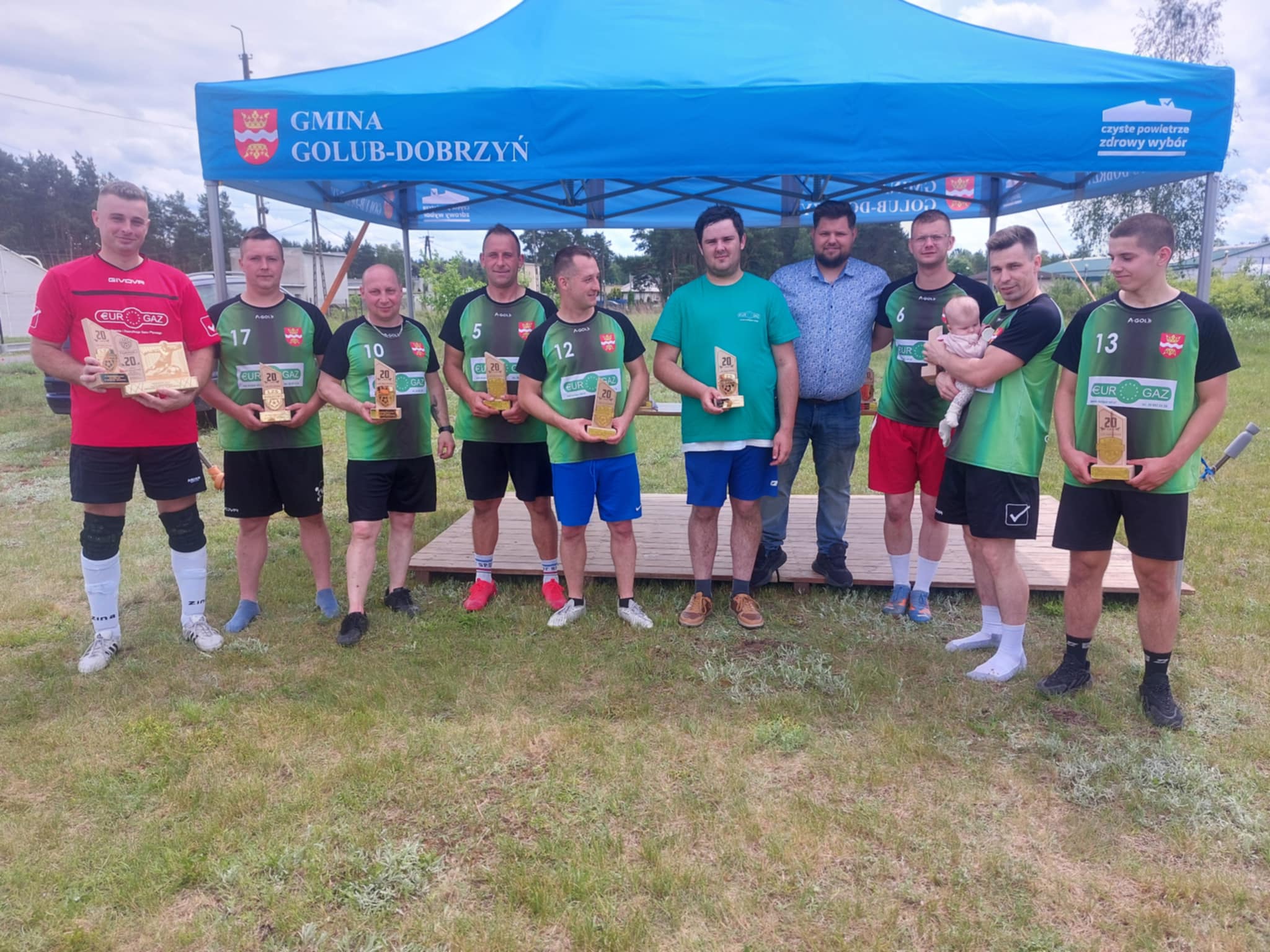 Uczestnicy obchodów 20-lecia drużyny LZS Białkowo