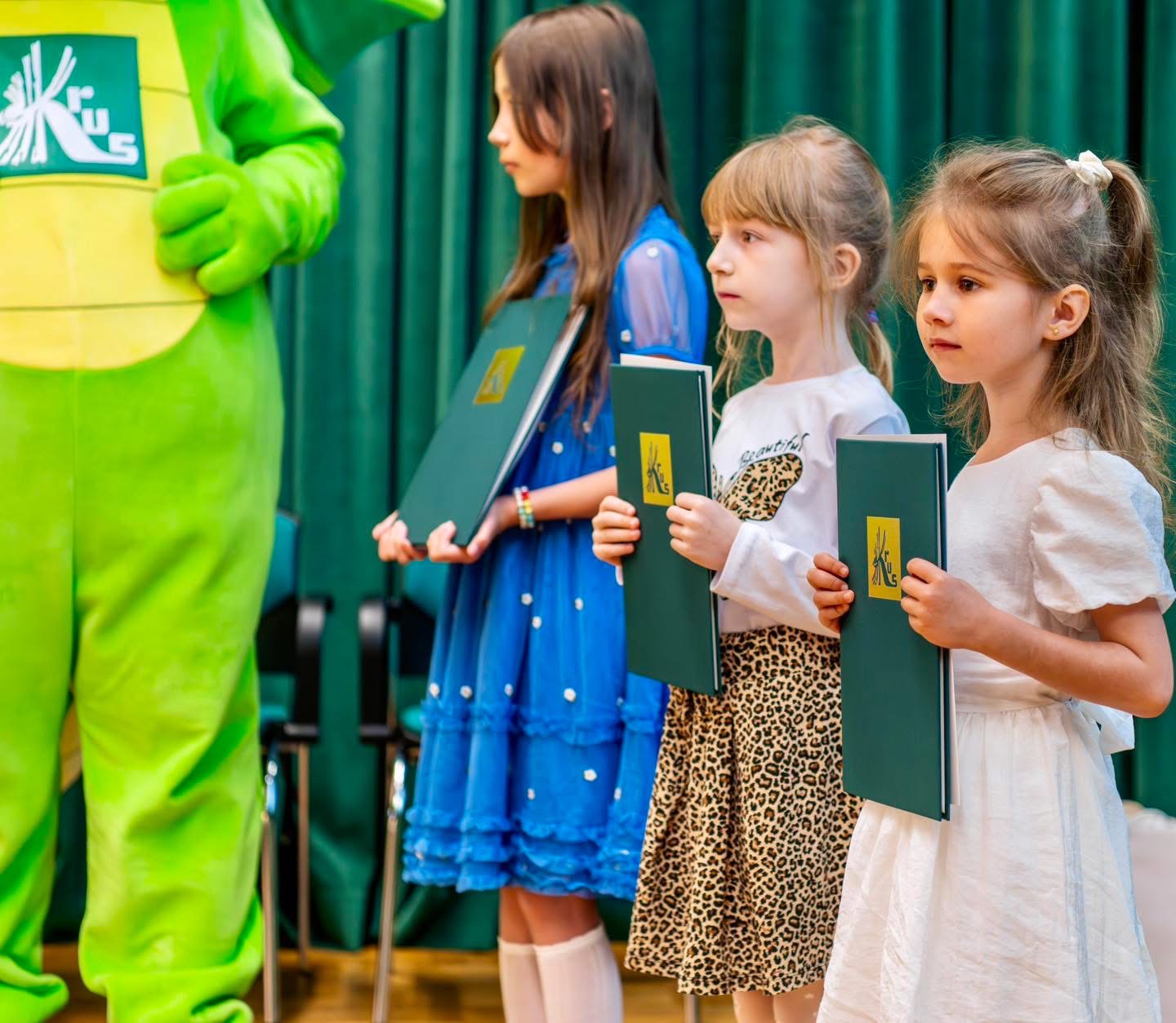 Gabriela Wołucka oraz inni laureaci