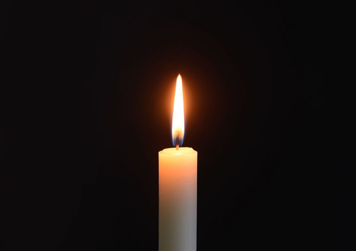 Świeca z płomieniem